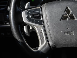 Mitsubishi Outlander 2.0 PHEV instyle | Leder | Xenon | 360 camera | Keyless | Stoelverwarming | PDC v+a / 30