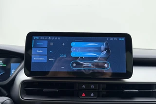 Jeep Avenger Summit 54 kWh | Navigatie | DEMO | 8 jaar speciale garantie | Electrische achterklep | Camera | Stoel- en stuurverwarming | Climate control / 20