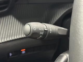 Peugeot e-2008 EV Allure Pack 50 kWh 3 FASE 92% SOH CAMERA ECC CRUISE CARPLAY NAVI LM. / 22