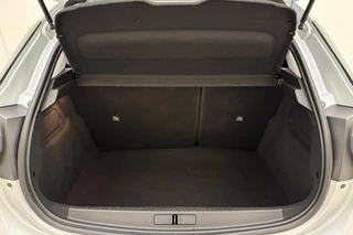 Opel Corsa 1.2 Level 3 Elegance 100 Pk | Navigatie | Lichtmetalen velgen | Climate control | Parkeersensoren | Camera | LED / 4