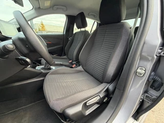 Peugeot 208 1.2 PureTech Blue Lease Active vol opties BTW incl. / 18