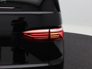 Volkswagen Multivan 1.5 eHybrid 245 Pk L2 Bulli Edition 4Motion | 6-Persoons | Panoramadak | Harman & Kardon | Camera | Trekhaak | 19 Inch | 5.703 Km !! / 15
