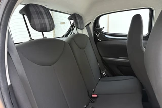 Peugeot 108 1.0 e-VTi Blue Lease | Elek. ramen | Airco | Stuurbediening | Centrale deurvergrendeling | / 11