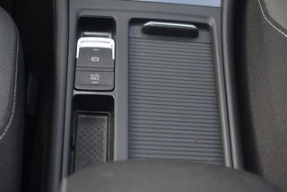 Volkswagen Golf 1.5 TSI COMFORTLINE BUSINESS ADAP. CRUISE / CARPLAY / 24