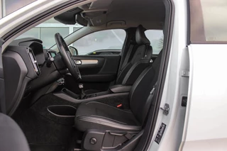 Volvo XC40 1.5 T3 Momentum Pro | 1e eigenaar | NL auto | Inc btw | Cruise control | Climate control | LED | Navigatie | Bluetooth | 18 inch | Trekhaak | Half leer | 163 pk / 14