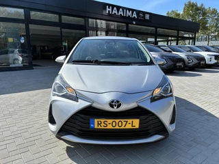 Toyota Yaris 1.0 VVT-i Aspiration 5-Deurs | Climate control | Camera | Navigatie | Cruise control | Elektrisch Pakket | Bluetooth telefoonvoorbereiding / 2