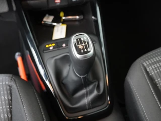 Kia Stonic 1.0 T-GDi MHEV DynamicPlusLine  - Apple Carplay/Android Auto - Cruise Control - Climate Control - Navigatie - Stuur/Stoel Verwarming - 7 Jaar of 150.000km Fabrieksgarantie / 33