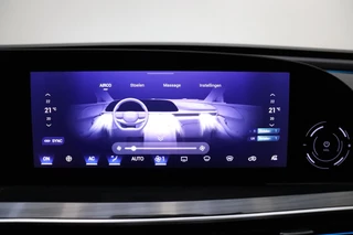 Omoda 9 Premium Hybride 537 PK Automaat | NIEUW MODEL | DEMO | Mat lak | Schuif/kanteldak | Lederen bekleding | Massagestoelen | Keyless | Stoel & Stuurverwarming | 7 jaar garantie / 37