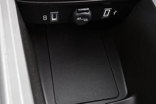 Jeep Avenger 1.2 e-Hybrid Longitude Apple CarPlay 16" LMW / 32