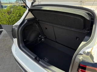Volkswagen T-Cross 1.0 TSI Style * Virtual Cockpit * Stoelverwarming * Carplay / 17