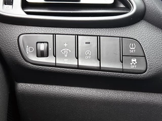 Hyundai I30 1.0 T-GDi MHEV Comfort Smart | Camera | Navigatie | Stoel-/Stuurverwarming | CarPlay | Cruise Control / 24