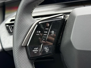 Peugeot e-3008 Launch Edition Dual Motor 73 kWh 325PK Automaat Navigatie, Rondomzichtcamera, Keyless, Panoramadak, Stoel & Stuurwielverwarming, Apple Carplay, Android Auto / 29