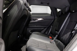 Renault Austral 1.2 E-Tech Full Hybrid Iconic 200PK Massage | 360° Camera | 20" LM | Winterpakket / 18