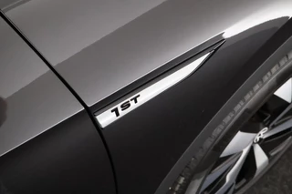 Volkswagen ID.4 First 77 kWh SOH 90% Trekhaak Stoelverwarming Camera Navigatie / 44