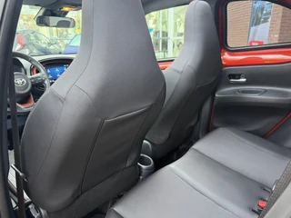 Toyota Aygo X 1.0 VVT-i MT Envy CABRIO KEYLESS PARK-SENSOREN STOELVERWARMING APPLE/ANDROID LM-VELGEN 18" / 26