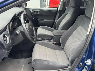 Toyota Auris 1.8 Hybrid Dynamic / 10
