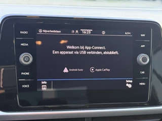 Volkswagen T-Roc 1.0 TSI Life  | LED | Apple Carplay | Adapt. Cruise | DAB+ | PDC v+a incl. Camera / 43