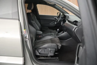 Audi Q3 Sportback 45 TFSIe 245pk S Edition S-Line LED Camera Keyless Navigatie Stoelverwarming / 13