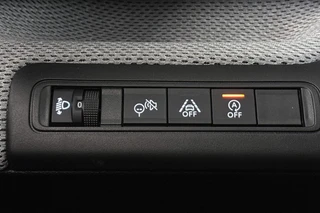 Citroen C3 1.2 Turbo 100pk Plus Apple CarPlay Parkeersensoren Cruise Control / 22