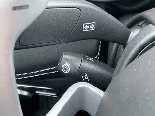 Aston Martin DBX 4.0 V8 360° Memory Stoelverw/koeling Sfeerverl Pano Lightning Silver / 18