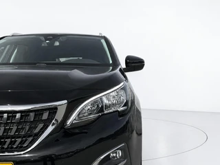 Peugeot 3008 1.2 PureTech Allure / 9