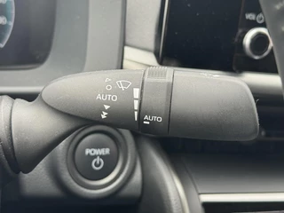 Toyota C-HR 1.8 Hybrid 140 Dynamic NL-AUTO BLIND SPOT KEYLESS PARK-SENSOREN APPLE/ANDROID 18'' LM-VELGEN CAMERA AD-CRUISE CLIMA NAVI / 18