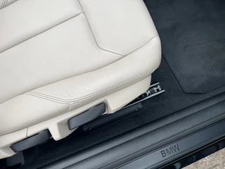 BMW 2 Serie Cabrio 220i  | NL auto | 2e eigenaar | PDC | Navi | Leder | Stoelverw. | / 32