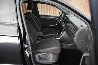 Volkswagen T-Roc 1.5 TSI 150pk R-Line Sport Camera Navigatie / 12