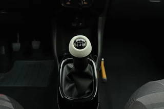 Peugeot 108 1.0 e-VTi Envy 72 PK | Handgeschakeld | 5-Deurs | Airco | Elektrische ramen | Getinte ramen | Radio | USB | AUX | Licht Metalen Velgen | 1e eigenaar / 22