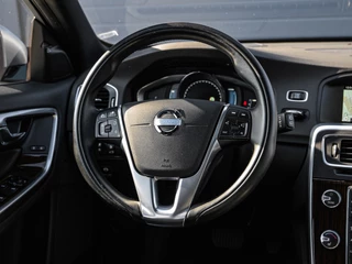 Volvo V60 2.4 D6 AWD Plug-In Hybrid Summum | Leder | Schuifdak | Keyless | Camera | Xenon | Stoelverwarmng / 28