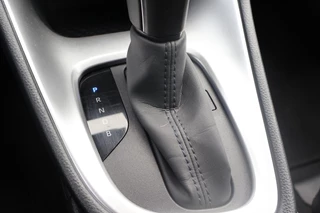 Toyota Yaris 1.5 Hybrid 115 DYNAMIC STOELVERW. LED KOPLAMPEN LENDE STEUN AD-CRUISE CAMERA CLIMA / 19