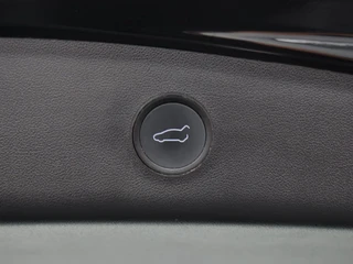 Tesla Model 3 Standard RWD Plus 60 kWh 238 Pk | Stoelverwarming | Panoramadak | Camera | Adaptive Cruise | 18 Inch | 41.788 Km !! / 20