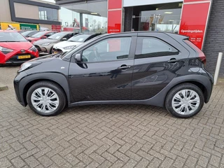 Toyota Aygo X PLAY / 4