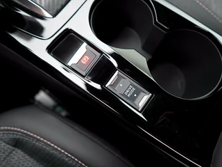 Peugeot e-2008 EV Allure 54 kWh - Private lease 549 pm / 36