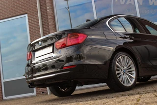 BMW 3-serie 316i Executive | Luxury Line | Sportstuur | Cruise control | Sportstoelen | Stoelverwarming | Climate control | Navigatie | Bluetooth | Regensensor | Lichtpakket | 18 inch | PDC / 41