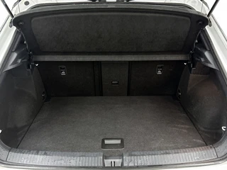 Volkswagen T-Roc 1.0 TSI R-Line | Camera | Adaptive Cruise | Stoelverwarming | CarPlay / 28