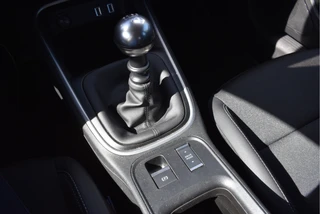 Jeep Avenger 1.2 Longitude Infotainment & Convenience pack | Keyless | DAB | Camera | Nav | Carplay | ADAS | Full LED | 4-Seasons / 60