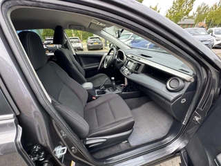 Toyota RAV4 2.0 Style 4WD / 18