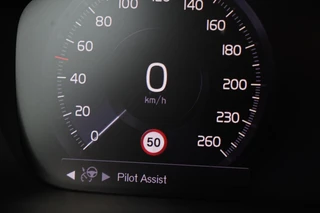 Volvo XC40 T5 Recharge Plus Dark | Stoelverwarming | Trekhaak | Parkeercamera | Leder | H/K | Pilot Assist | BLIS | Keyless / 37