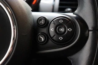 MINI Cooper Hatchback Business 3 deurs  / Navigatiesysteem / Airconditioning / Cruise Control / Bluetooth / Audio / 15 Inch / Elektrisch Pakket / 29