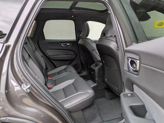 Volvo XC60 2.0 T6 Plug-in hybrid AWD R-Design|Panodak|Memory|Sportstoelen|Keyless-Entry|Facelift 12-2021| / 33