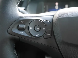 Opel Corsa Electric Long Range GS 51 kWh | 1 Fase | 8 Jaar garantie | NIEUW | tot 429km WLTP | 100kW snelladen | Stoel- & stuurverwarming | Camera | Apple Carplay/Android Auto / 16