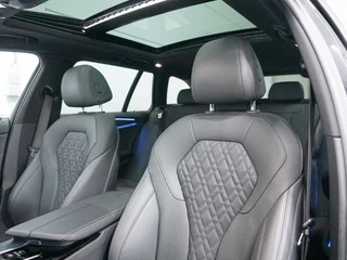 BMW 5 Serie Touring 530e xDrive M-Sport Panoramadak | Adapt. Cruise Control / 16