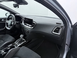 Kia XCeed 1.5 T-GDi GT-Line Automaat  - Kantel / Schuifdak  - Apple Carplay / Android Auto - Navigatie - ACC - Climate Control - Stoel / Stuurwielverwarming - Fabrieksgarantie tot 04-2032 / 40