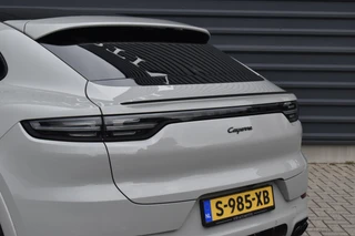 Porsche Cayenne Coupé 3.0 E-Hybrid Platinum Edition *Krijt* | Sportuitlaat | Panorama | ACC | Trekhaak | Ventilatie | Achterasbesturing | Bose | Head-Up | 22'' Wielen | / 45