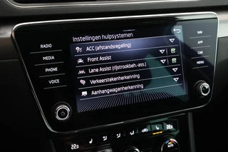 Skoda Superb Combi 1.4 TSI 218pk iV Business Edition Trekhaak Memory Stoelverwarming Virtual Cockpit Navigatie / 31