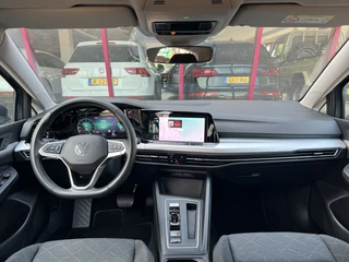 Volkswagen Golf 1.5 eTSI Style  | Carplay | ACC | PDC | Camera | Virtual | Stoel/Stuurverw. | Sfeerverlichting | / 19