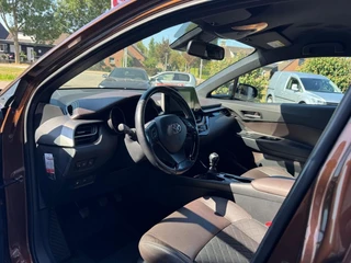 Toyota C-HR 1.2 EXECUTIVE Origineel Nederlands 1e eigenaar ACC Stoelverwarming Navigatie / 15
