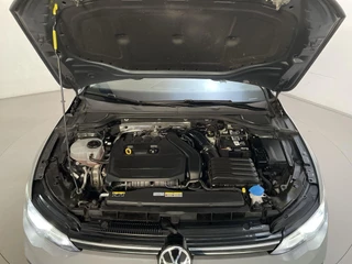 Volkswagen Golf Variant 1.5 TSI Life Business Sfeerverlichting Navigatie Virtual Cockpit Parkeersensoren / 17