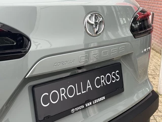 Toyota Corolla Cross 2.0 Hybrid 180 DYNAMIC NIEUW DIRECT LEVERBAAR! BLIND SPOT STOEL/STUURVERW KEYLESS 18'' LM-VELGEN APPLE/ANDROID NAVI CLIMA AD-CRUISE PARK-SENSOREN / 40